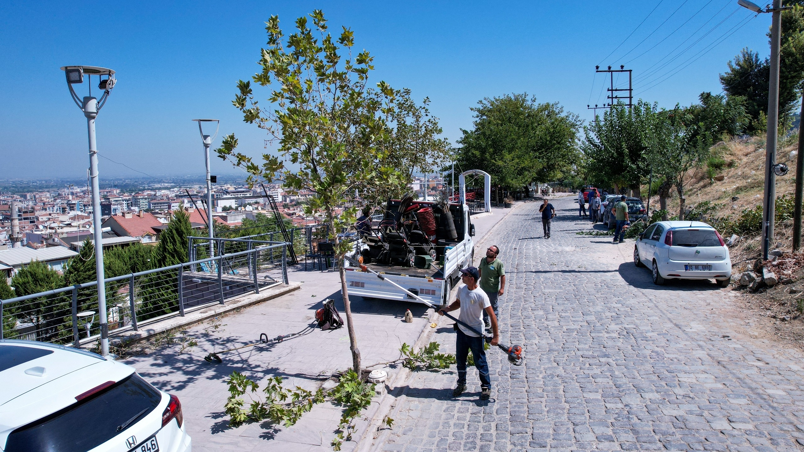 Vatandaşın Talebi Karşılık Buldu, Ulutepe Caddesi Temizlendi