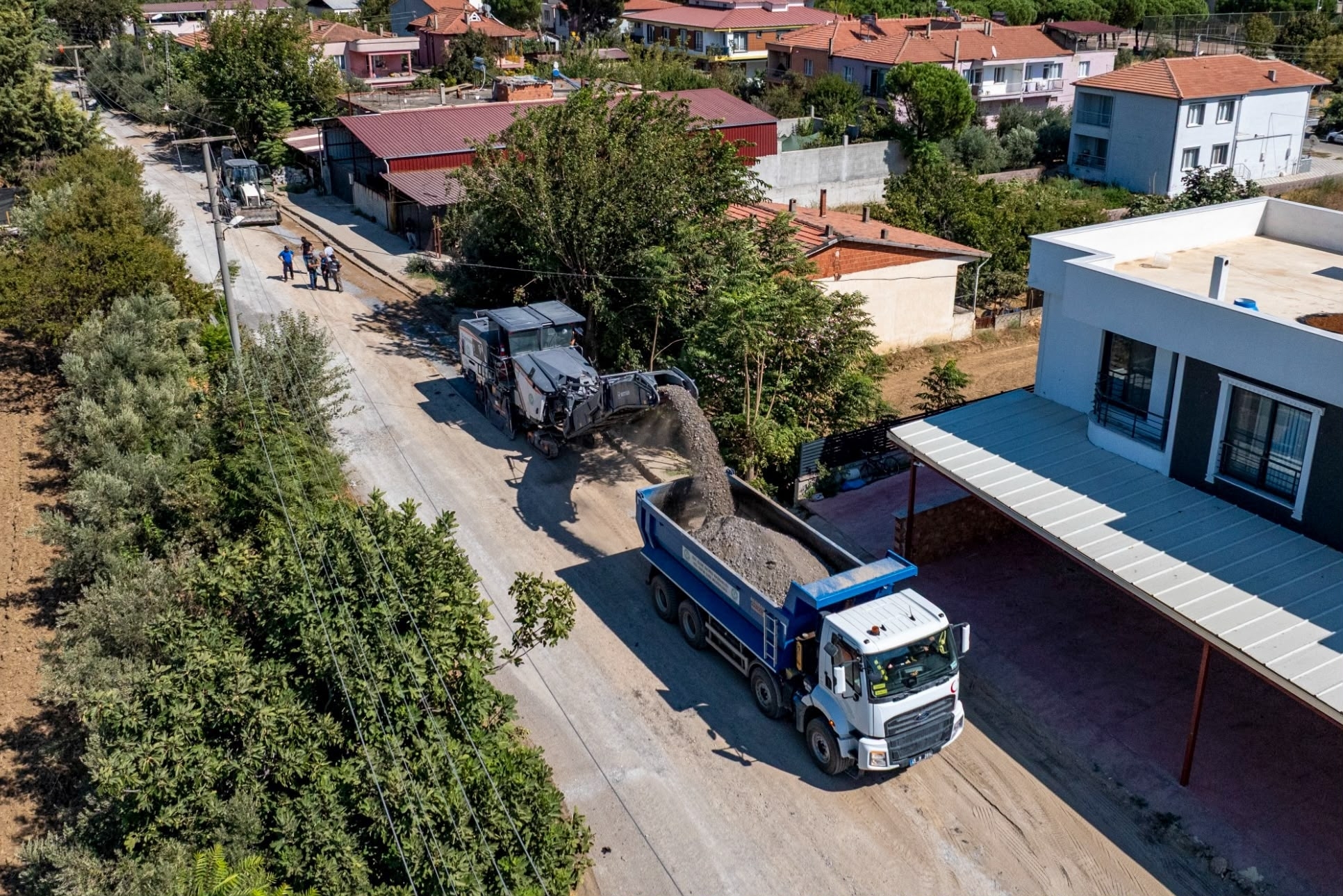Gölmarmara Nato Caddesi’nde Sıcak Asfalt Çalışması Başladı