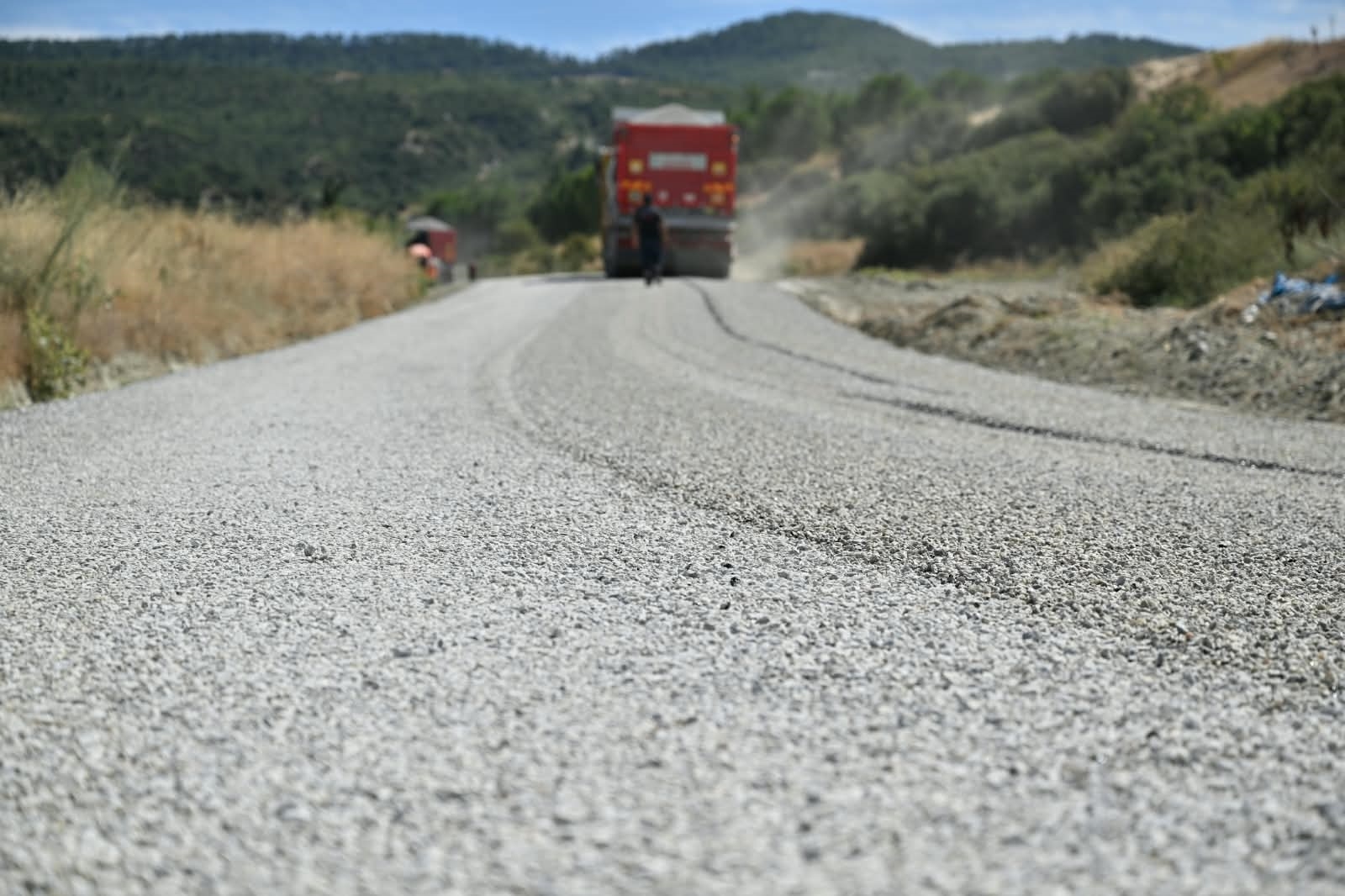 Selendi’de 26 Yıllık Yol İlk Kez Asfaltla Buluşuyor