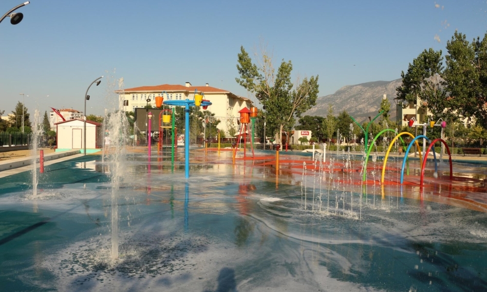 Haber Yazin Keyfi Ataturk Kent Park Ta Yasaniyor Manisa Buyuksehir Belediyesi